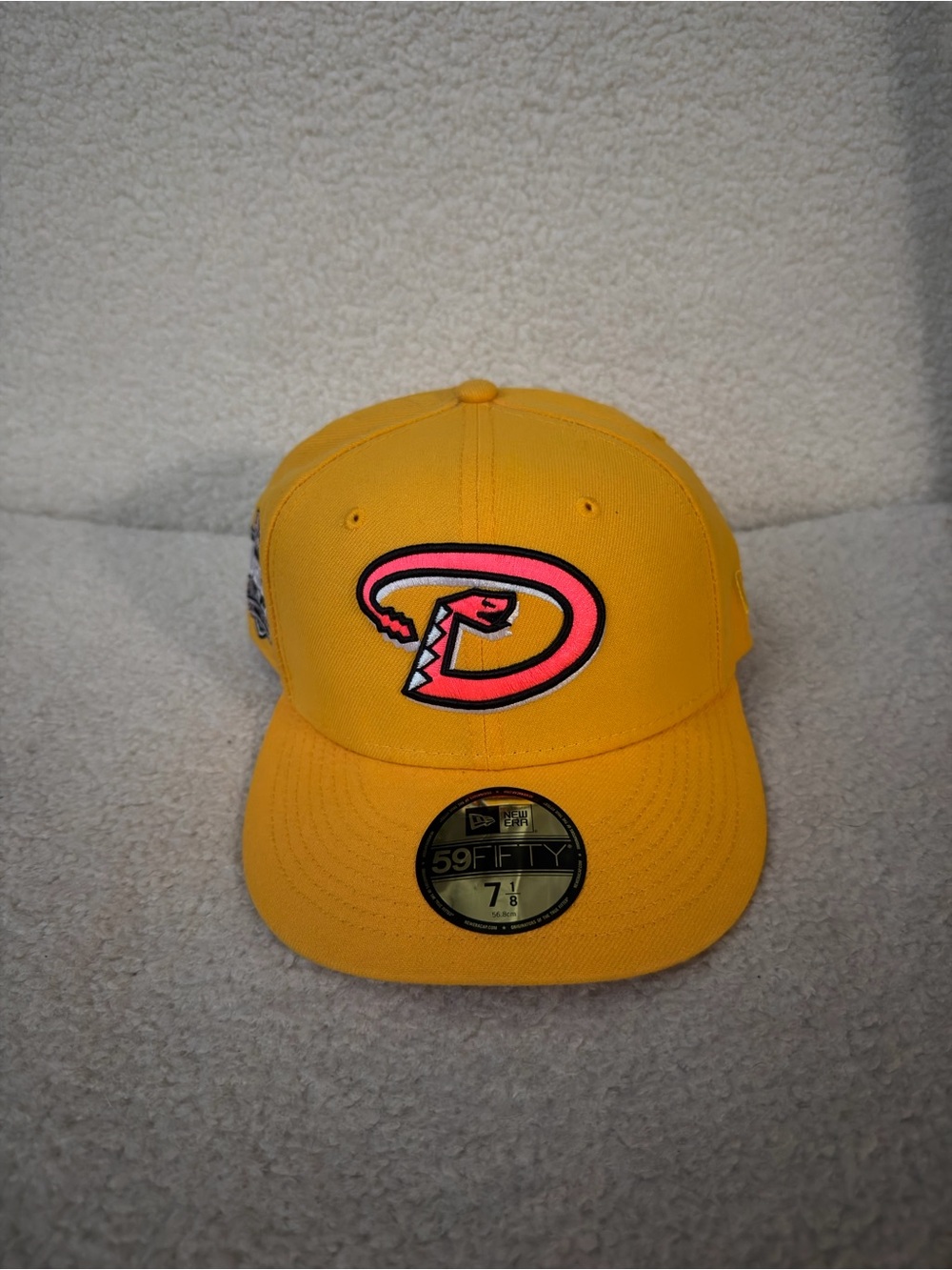 New Era Kids Yellow Arizona Diamondbacks 59FIFTY Cap with Pink/Black Logo